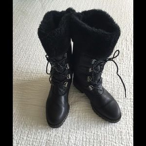 Sorel black leather lace up boot w/faux shearling lining & topper